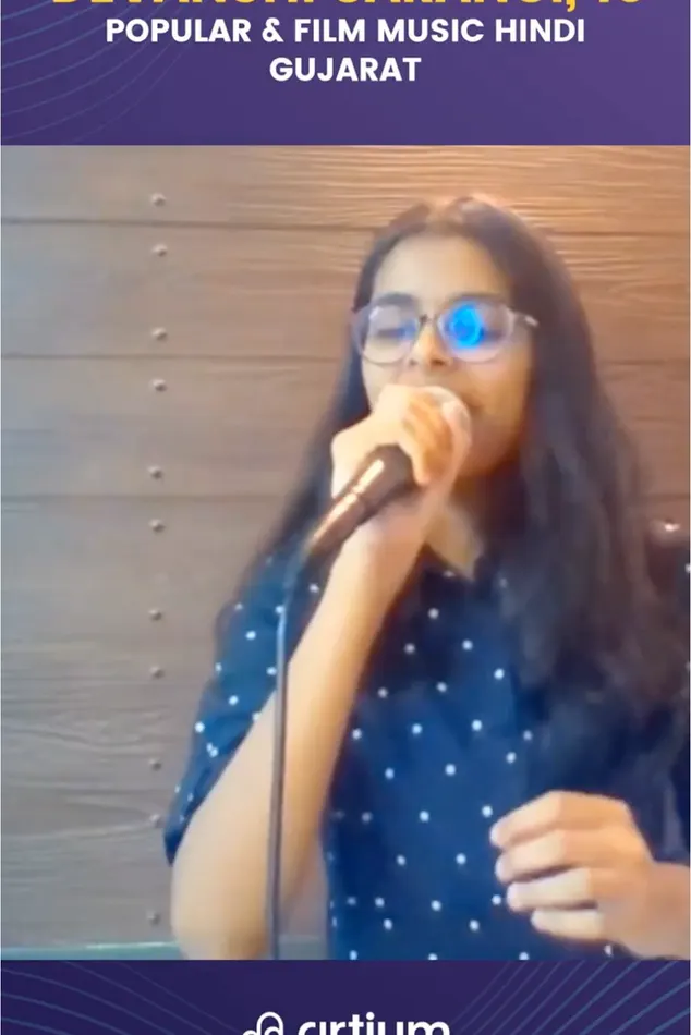 Devanshi Sarangi singing at an Artium online showcase