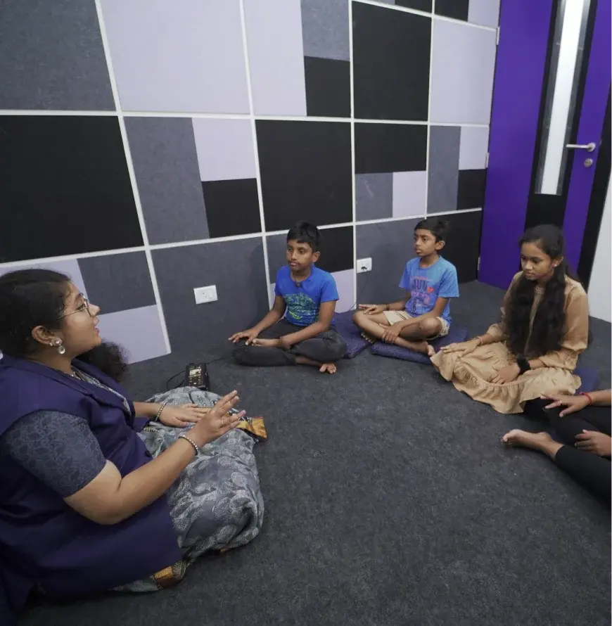 A vocal class in an Artium Offline Centre