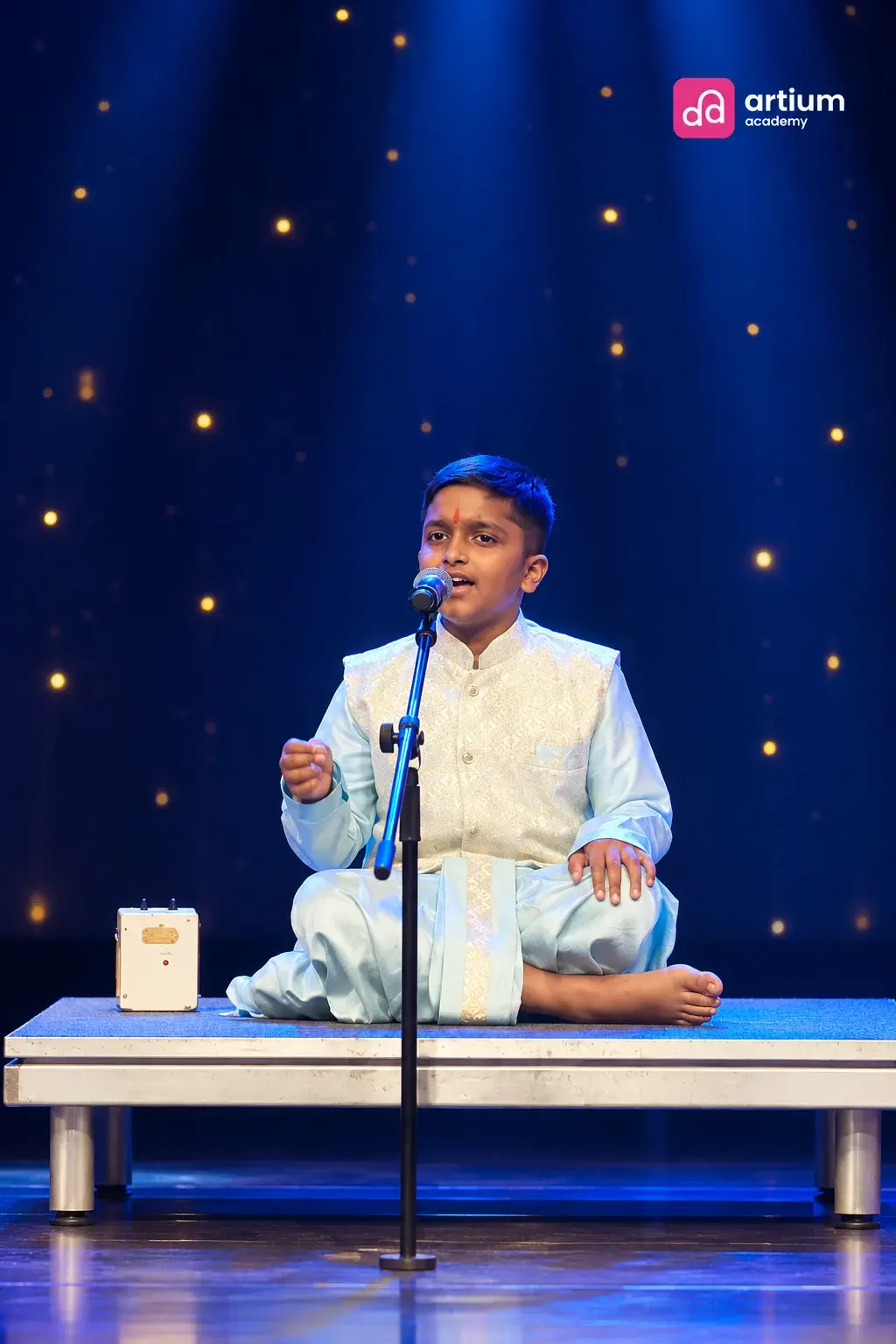 Azad Verma performing at Artium Superstar