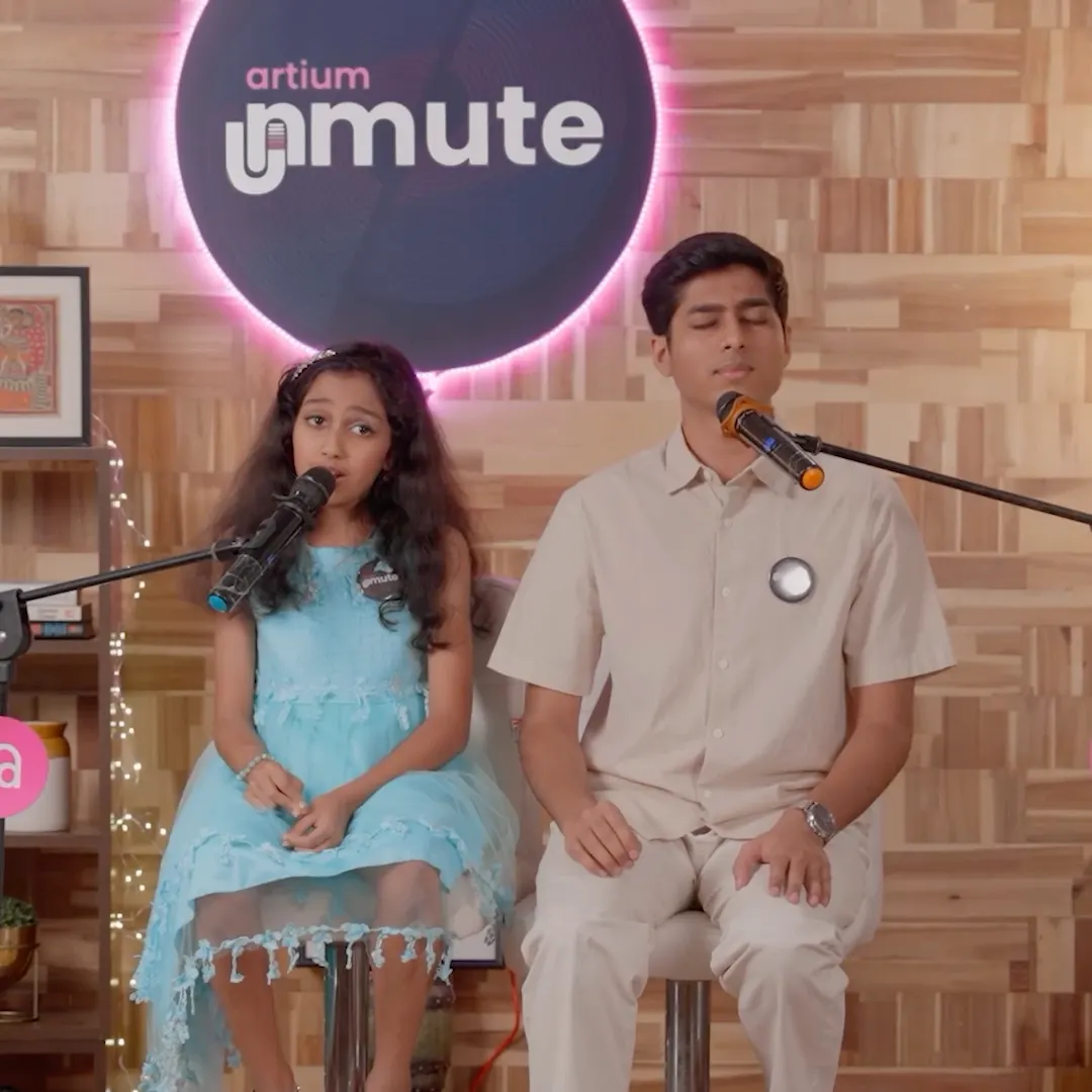 Two Artium learners singing a duet at Artium Unmute